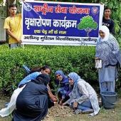 एक पेड़ माँ के नाम अभियान